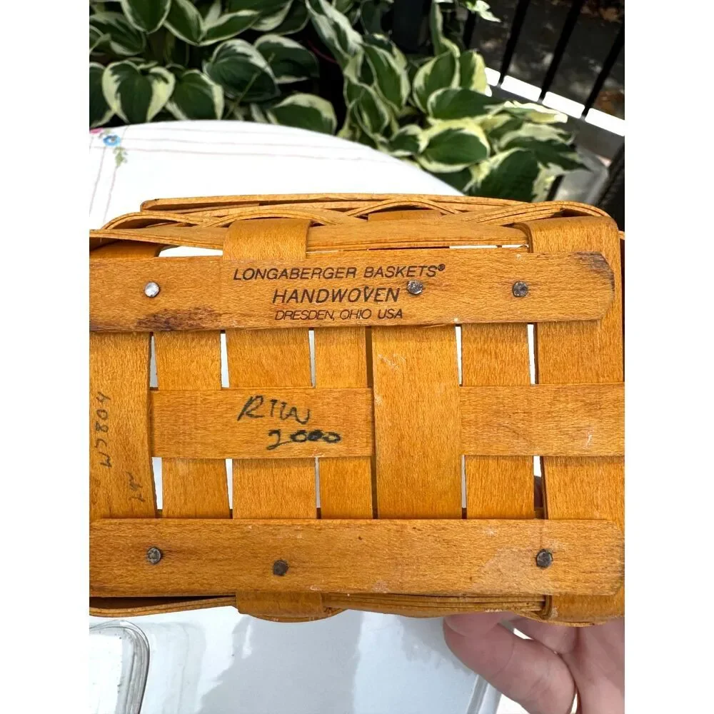 Vintage Longaberger Basket; small; with liner and plastic insert